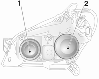 Scheinwerfer haben getrennte Systeme für Fernlicht 1 (innere Lampen) und Abblendlicht