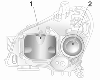 Scheinwerfer haben getrennte Systeme für Abblendlicht 1 (innere Lampen) und Fernlicht